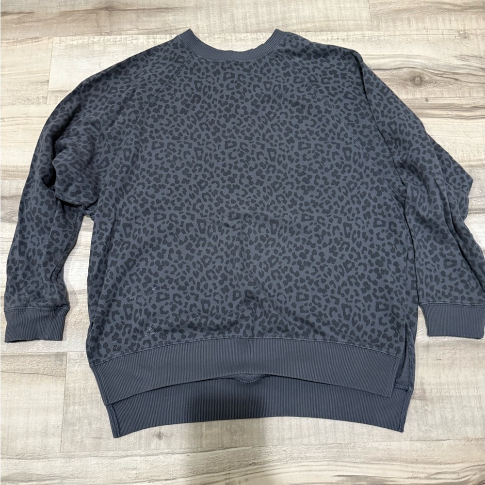 American Eagle Gray Leopard Sweatshirt size small